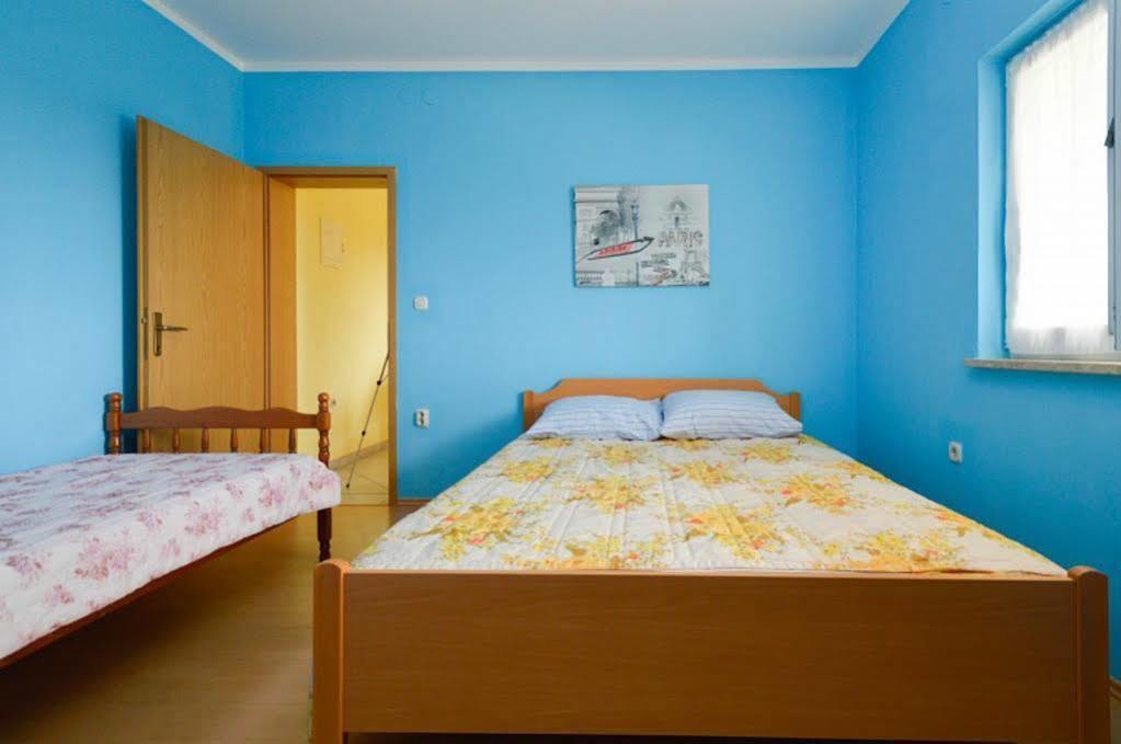 Apartment Mladenka Pula Exterior foto